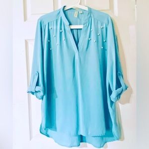 Tacera women’s light blue blouse Size L NWOT♦️